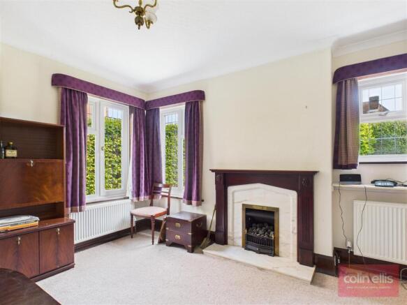 4 bed Detached for sale Image 8