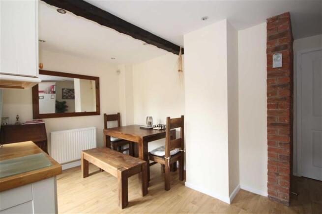 KITCHEN/DINING ROOM