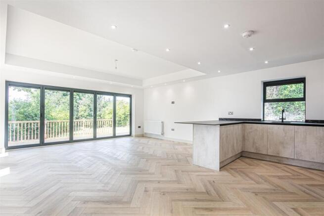 9 bed Block of Apartments for sale Image 4