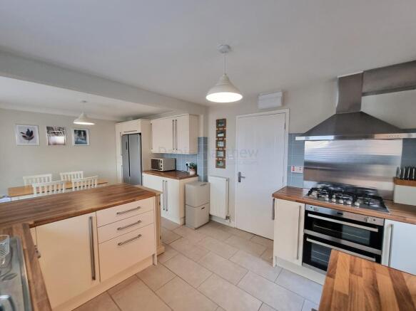 Kitchen / Dining Room