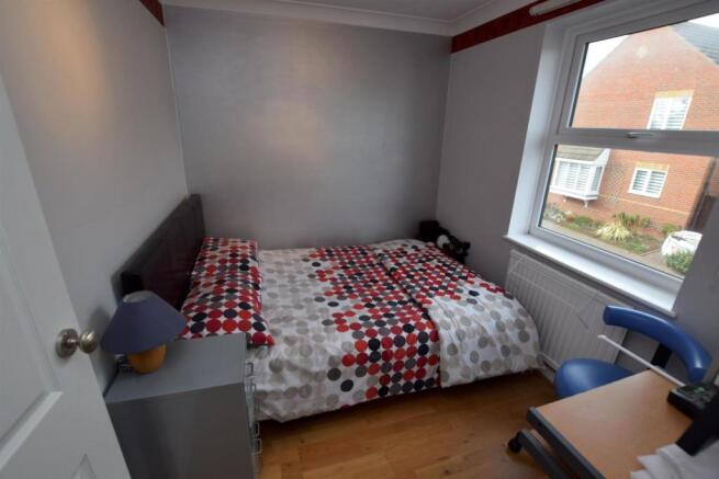 BEDROOM 2