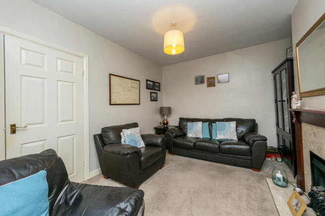 3 bed Semi-Detached for sale Image 9