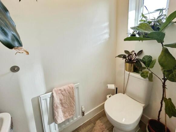 3 bed Semi-Detached for sale Image 8