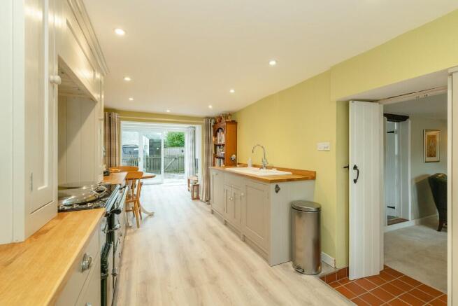 4 bed Detached for sale Image 4