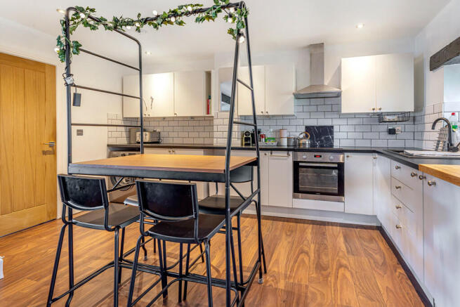 Dining/kitchen ar...