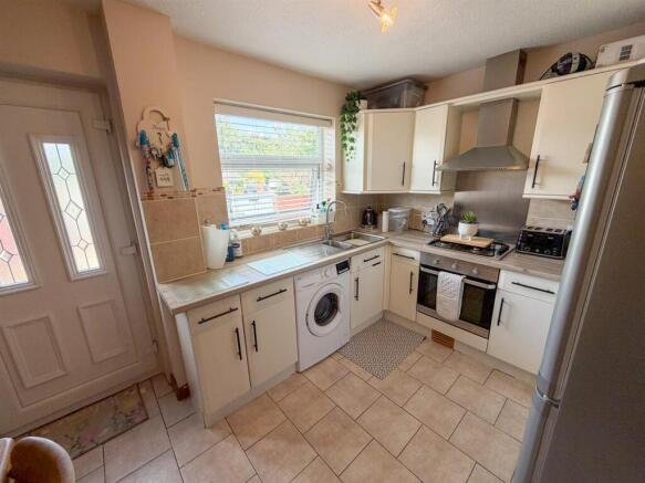 Mile Barn Road, Wrexham photo 4