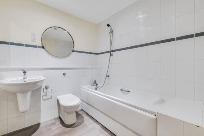 2 bed Flat for sale Image 11