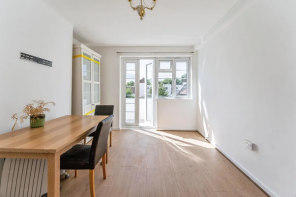 30, Beech Lawns, North Finchley, London N12 9PP