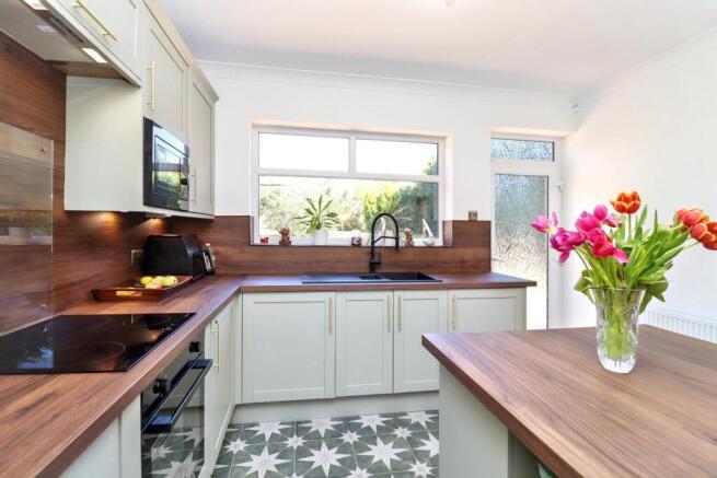 4 bed Semi-Detached for sale Image 8