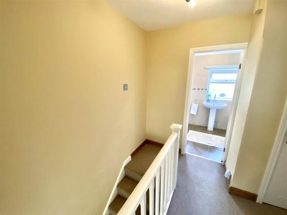 FIRST FLOOR STAIRS & LANDING