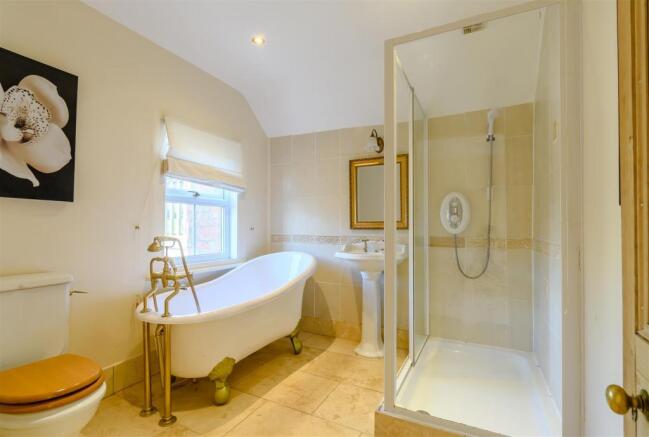 8414492-interior15.jpg