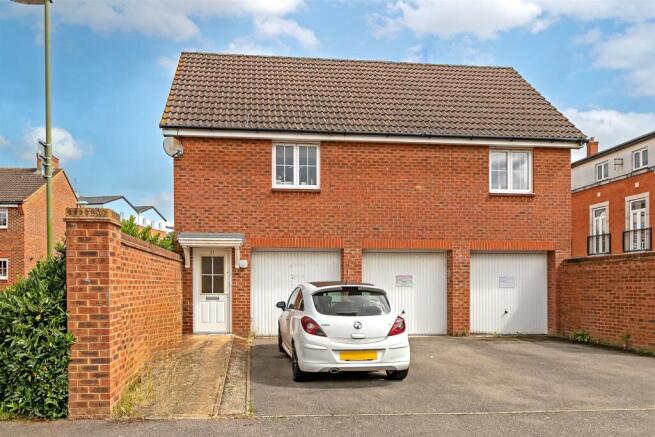 21ErringtonClose-4.jpg