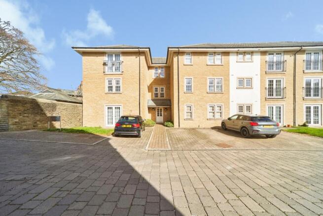 2 bed Apartment for sale Image 7