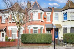 19, Lyndhurst Road, Wood Green, London N22 5AX