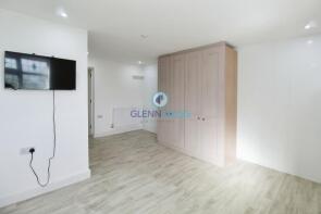 10, Kempe Close, Slough SL3 8WZ