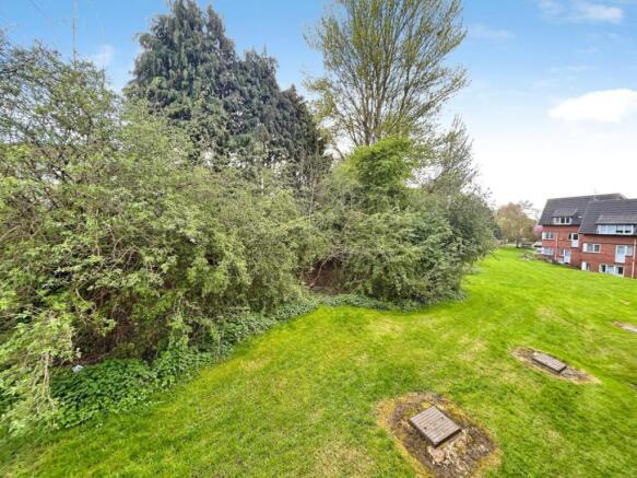 2 bed Flat for sale Image 10