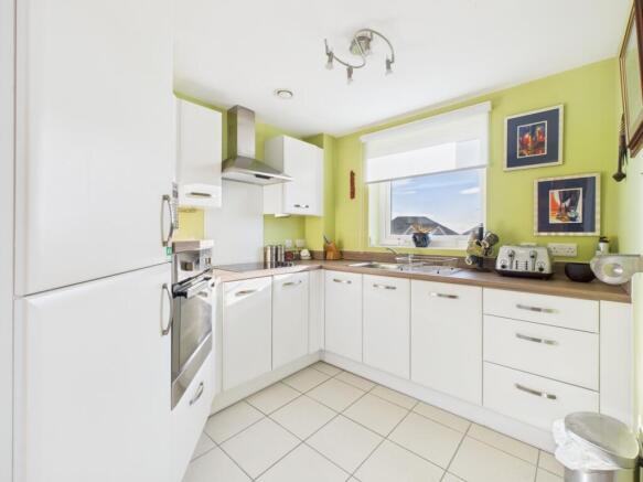 CAM04922G0-PR0072-STILL002