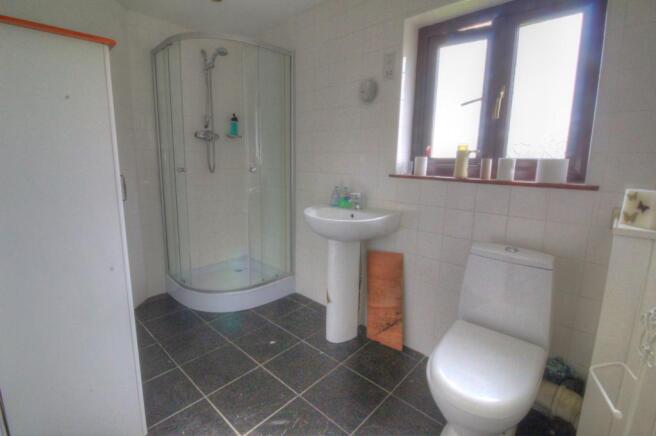 13 - bathroom