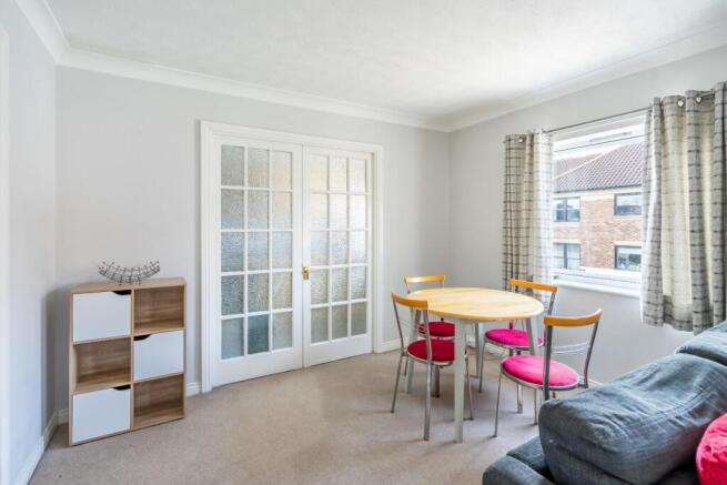 2 bed Apartment for sale Image 6