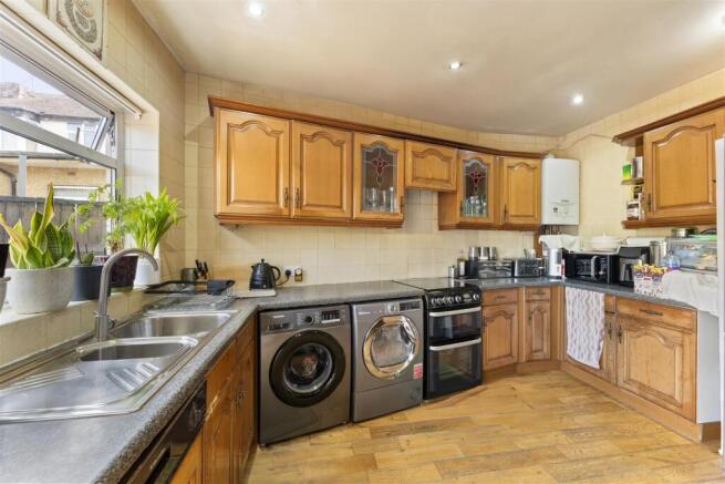 Adrienne Avenue, Southall photo 4