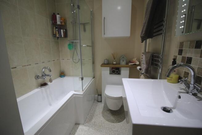 BATHROOM / WC