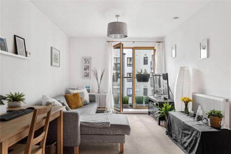 Holford Way, London, SW15