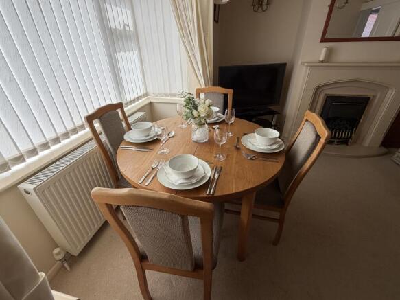 3 bed Semi-Detached for sale Image 3