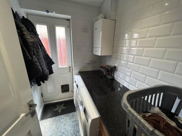 4 bed Detached for sale Image 8
