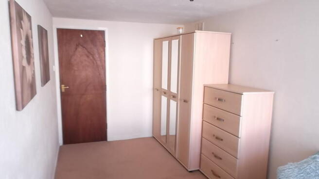 bedroom v3.JPG