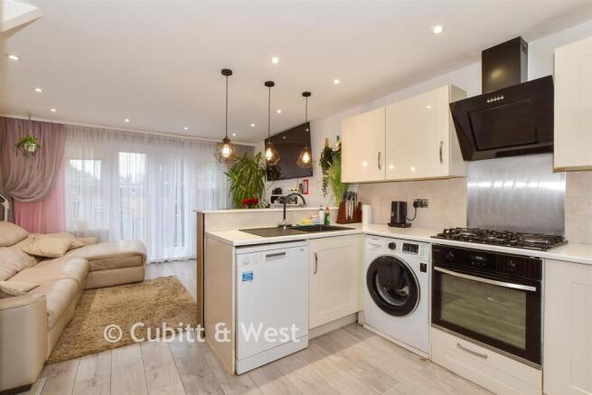 Lounge/Kitchen