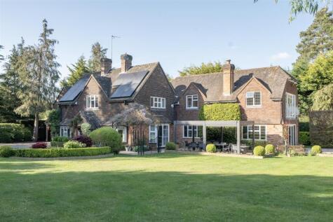 Off Ockham Road South, East Horsley