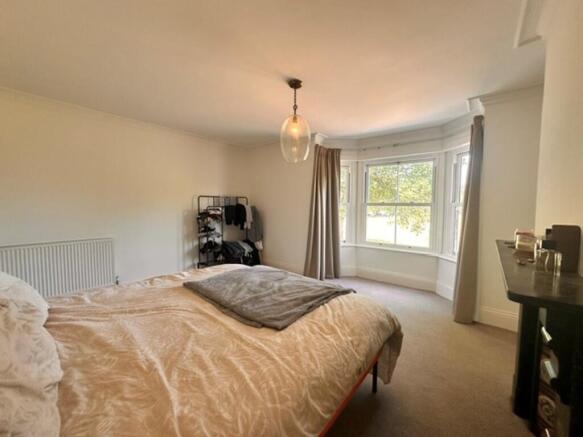 3 bed Terraced to rent Image 6