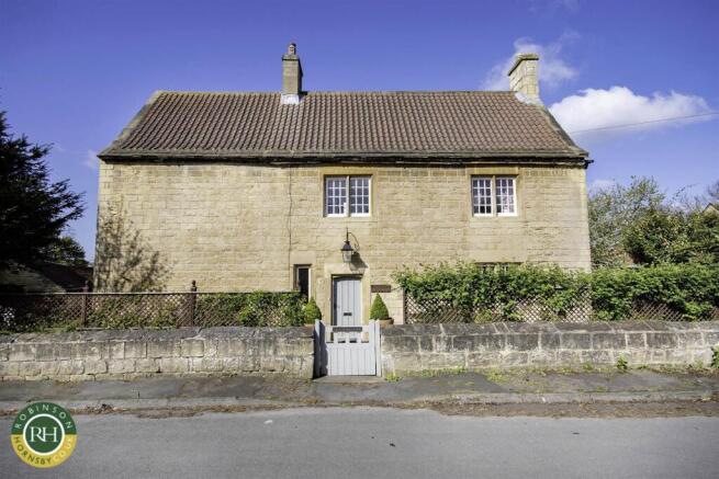 5 bed Detached for sale Image 8