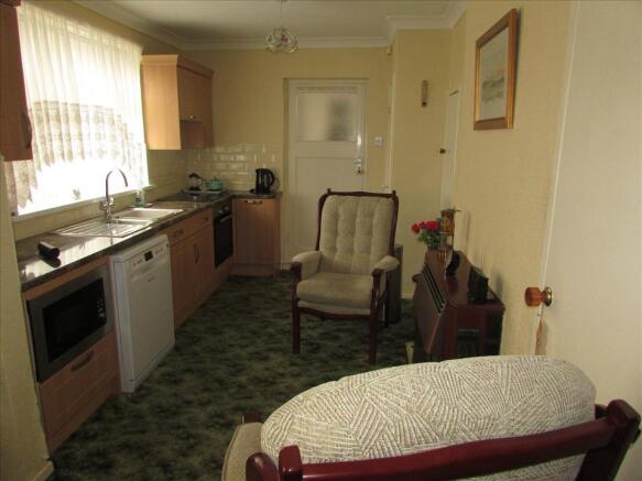 KITCHEN/BREAKFAST ROOM