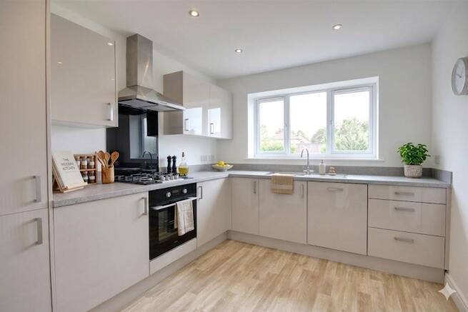 4 bed Detached for sale Image 6