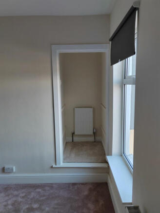 2 bed Semi-Detached to rent Image 9