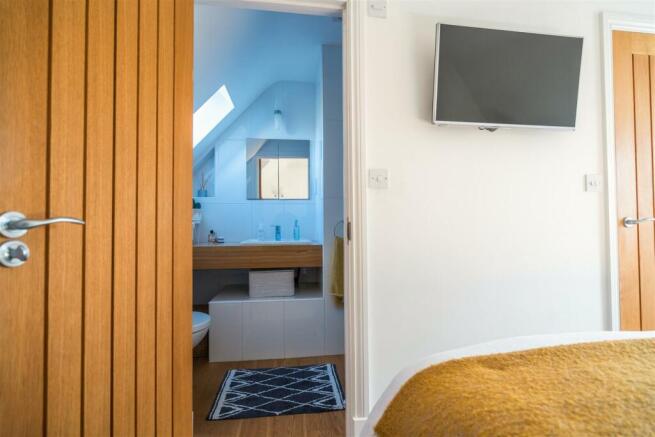 Master Bedroom 2.jpg