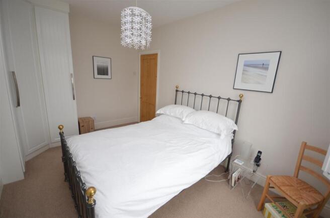 bed2a.JPG