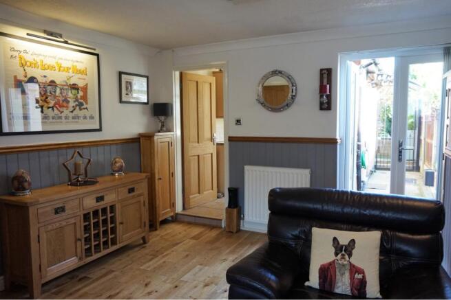 Lounge/Dining Room