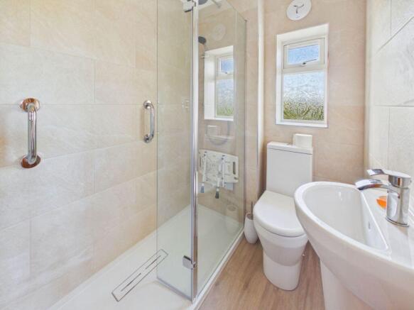 4 bed Detached for sale Image 12
