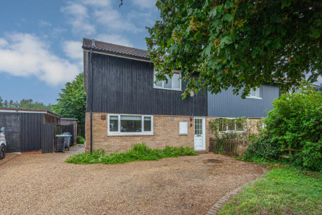 3 Bedroom semi-detached to rent...