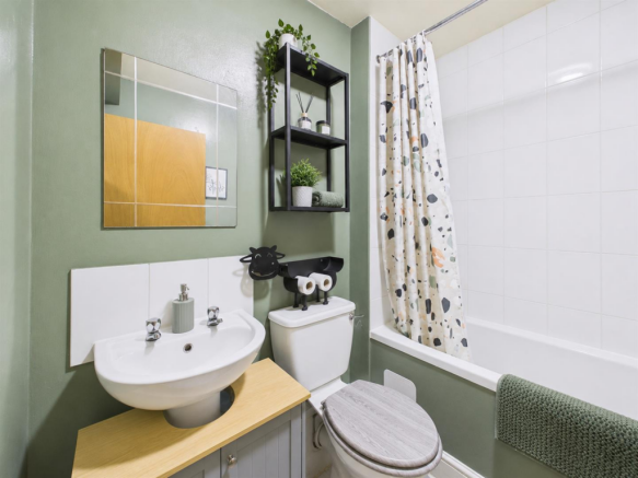7 bed Block of Apartments for sale Image 4
