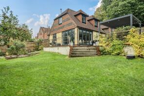 66 Verity Cottage, Lower Street, Haslemere GU27 2NX