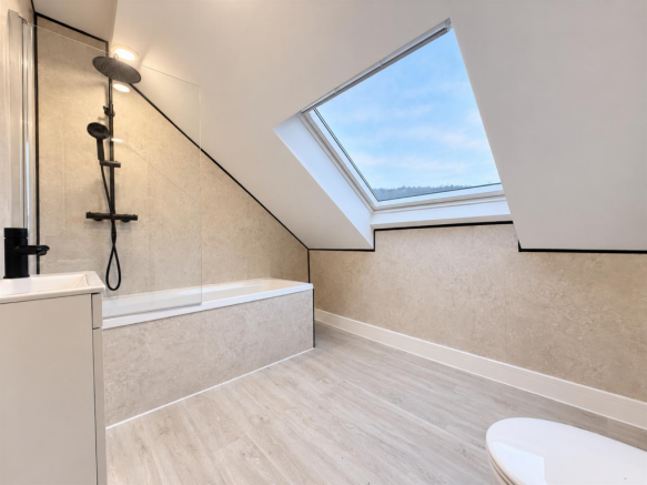 Bathroom 2..png