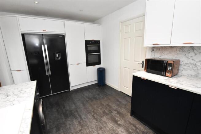 KITCHEN DINING ROOM