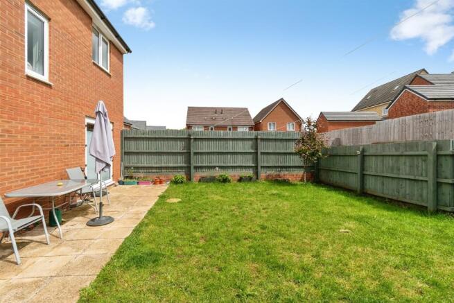 Wheatfield Avenue, Chippenham photo 4