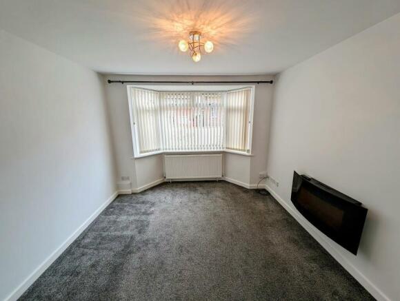 13 Moor Park lounge.jpg