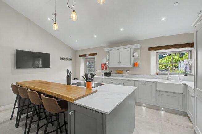 3 bed Terraced for sale Image 7