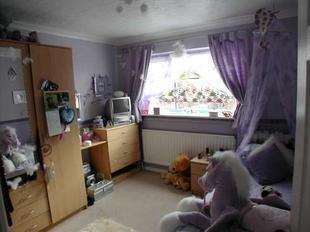 BEDROOM 2: