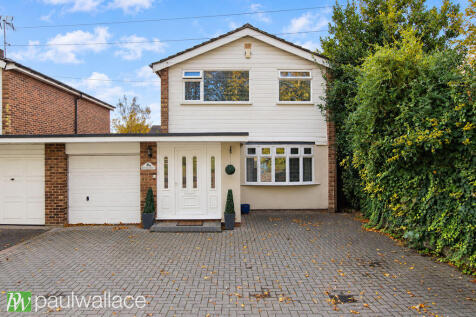 Dobbs Weir Road, Hoddesdon | Beautifully Presented Family Home | Three Reception Rooms | Potential to Extend (STPP)